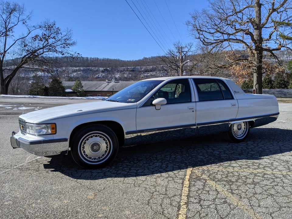 1994 Cadillac Fleetwood - Image 23 of 31