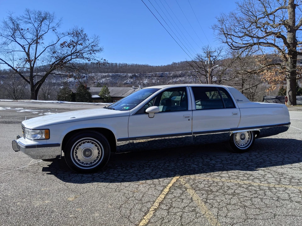 1994 Cadillac Fleetwood - Image 24 of 31