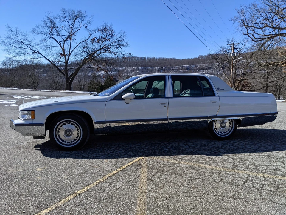 1994 Cadillac Fleetwood - Image 25 of 31