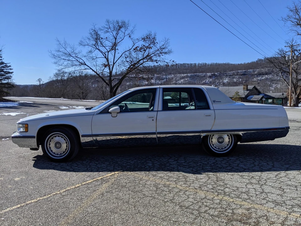 1994 Cadillac Fleetwood - Image 26 of 31