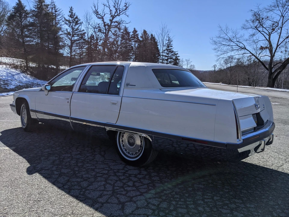 1994 Cadillac Fleetwood - Image 28 of 31