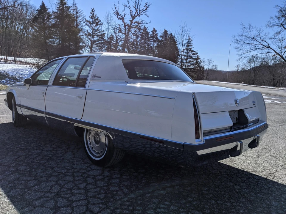1994 Cadillac Fleetwood - Image 29 of 31