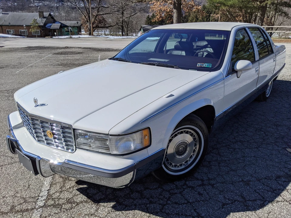 1994 Cadillac Fleetwood - Image 15 of 31