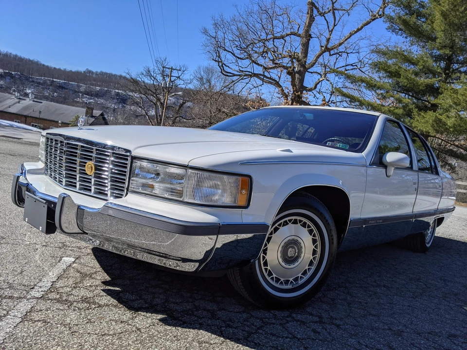 1994 Cadillac Fleetwood - Image 11 of 31
