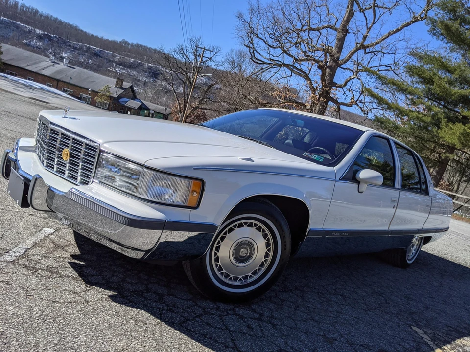 1994 Cadillac Fleetwood - Image 12 of 31