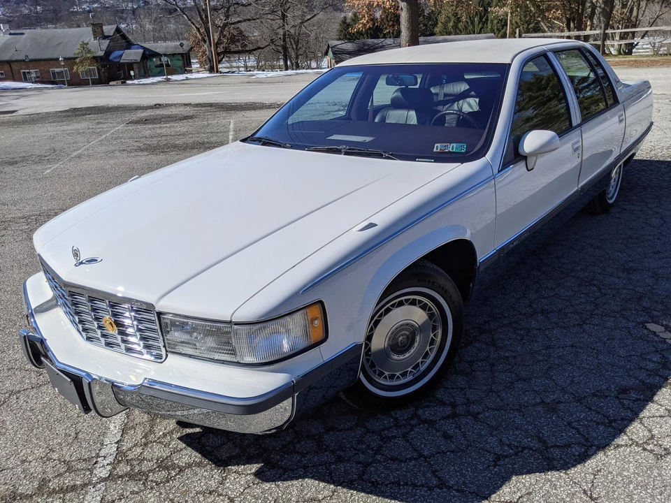 1994 Cadillac Fleetwood - Image 17 of 31