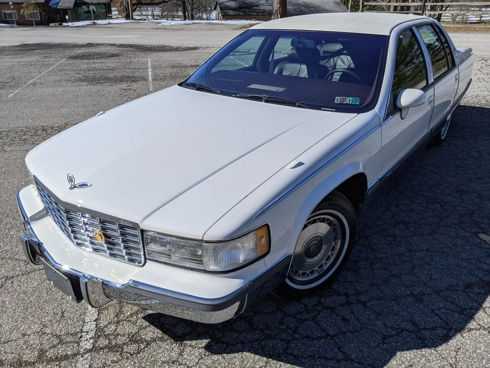 1994 Cadillac Fleetwood - Image 8 of 31