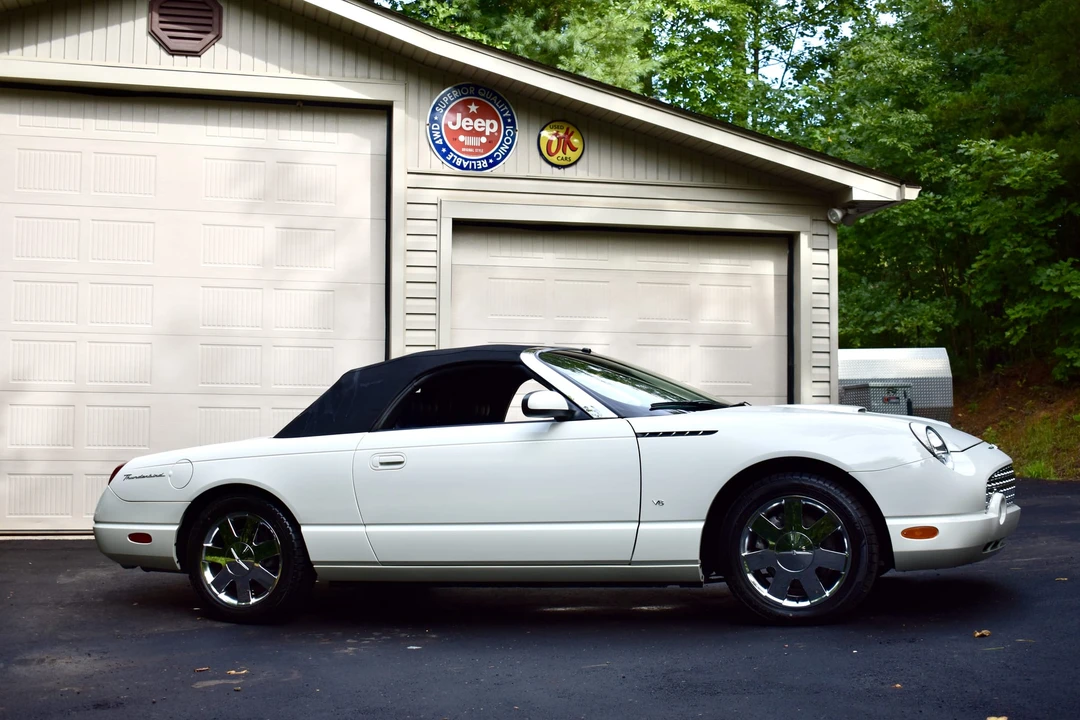 2003 Ford Thunderbird 11th Gen - Image 26 of 31