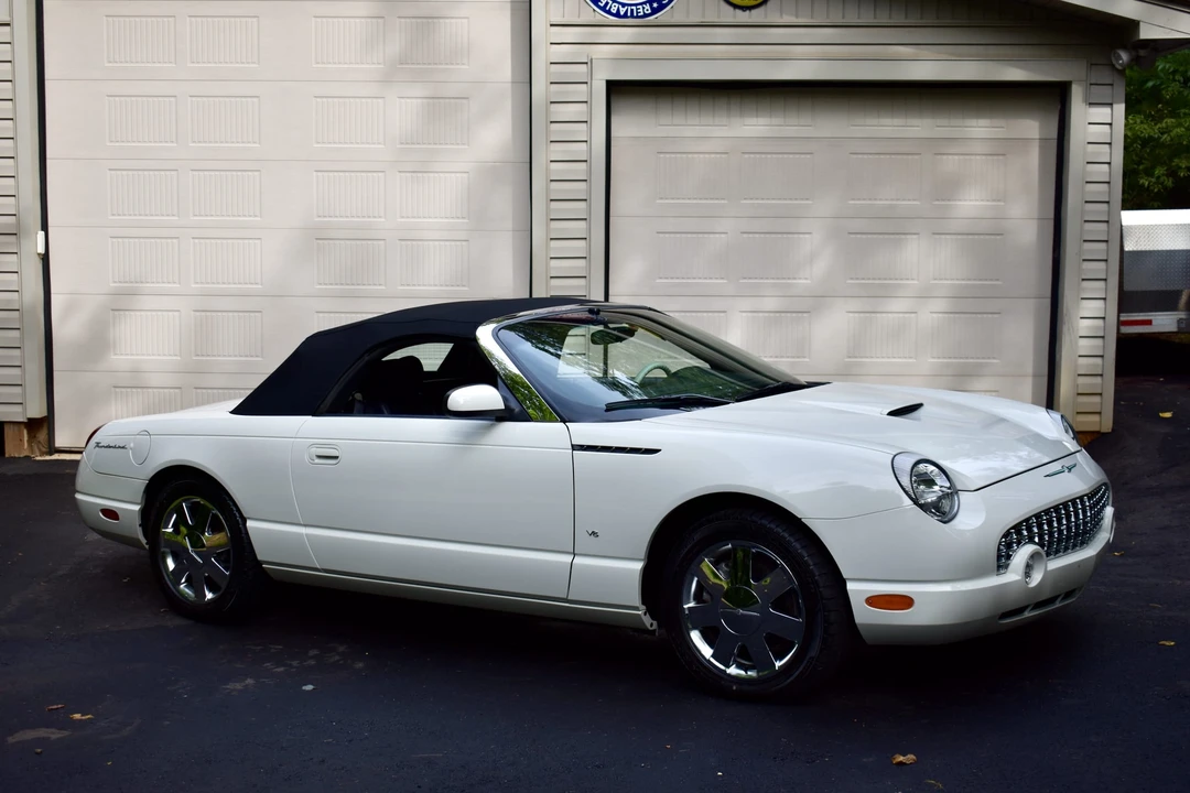 2003 Ford Thunderbird 11th Gen - Image 24 of 31