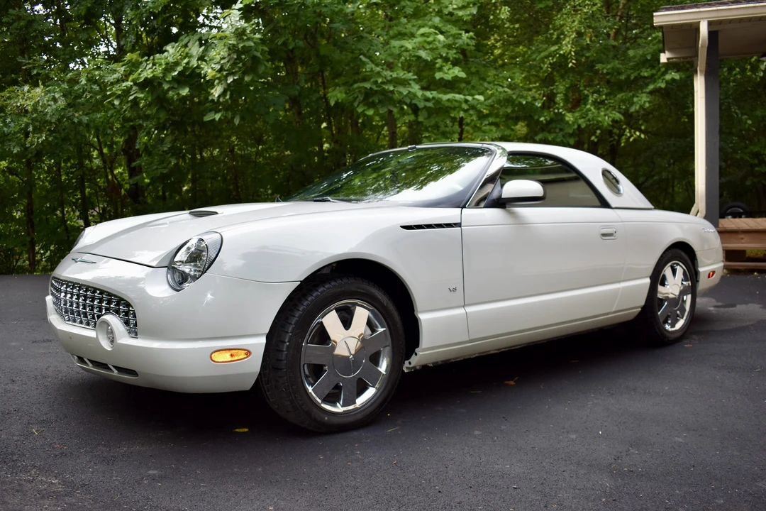 2003 Ford Thunderbird 11th Gen - Image 2 of 31