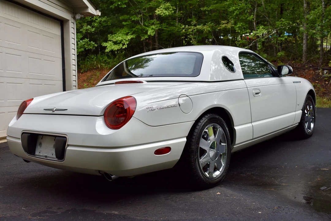 2003 Ford Thunderbird 11th Gen - Image 15 of 31