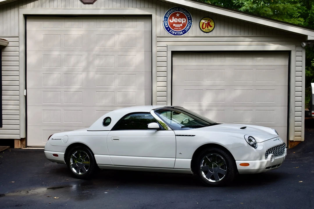 2003 Ford Thunderbird 11th Gen - Image 11 of 31