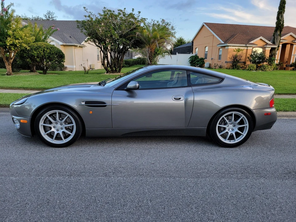 2004 Aston Martin Vanquish 1st Gen - Image 22 of 31