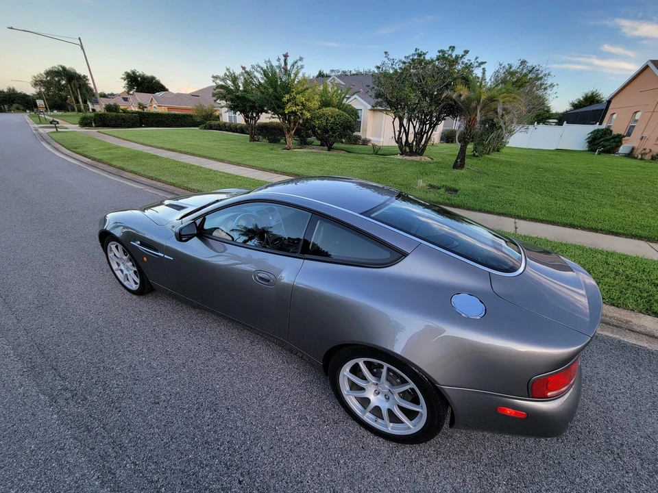 2004 Aston Martin Vanquish 1st Gen - Image 25 of 31