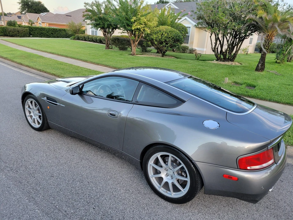 2004 Aston Martin Vanquish 1st Gen - Image 26 of 31