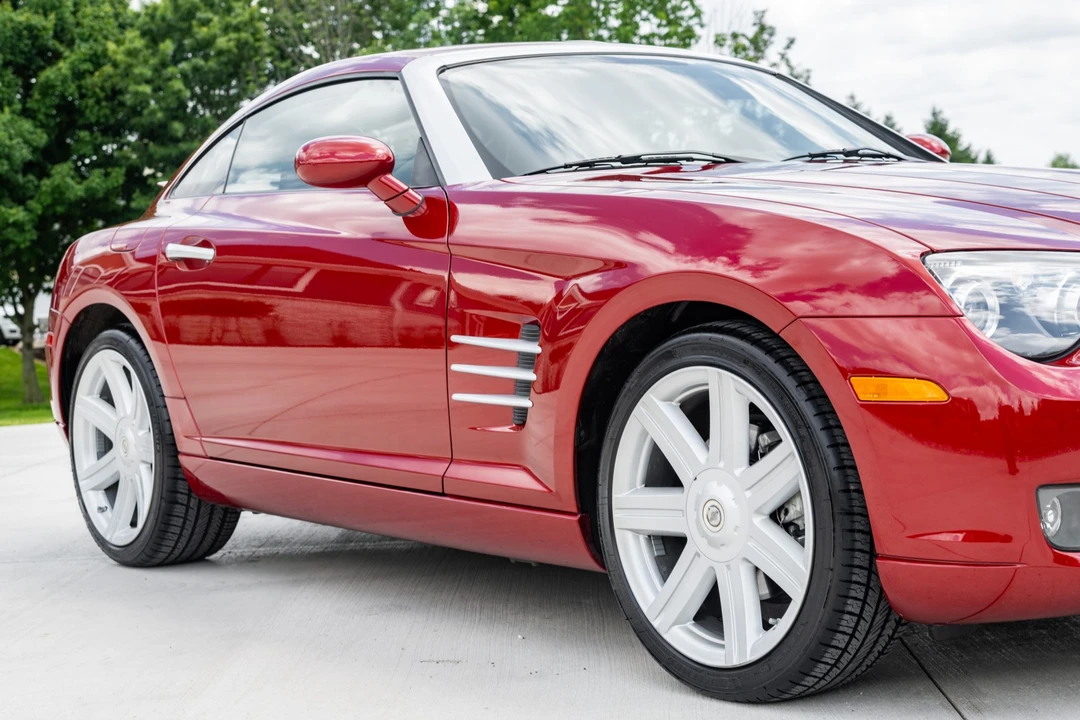 2005 Chrysler Crossfire - Image 10 of 31
