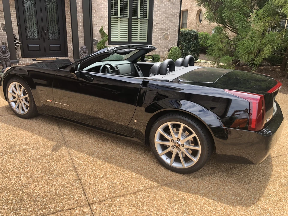 2007 Cadillac XLR-V - Image 9 of 31