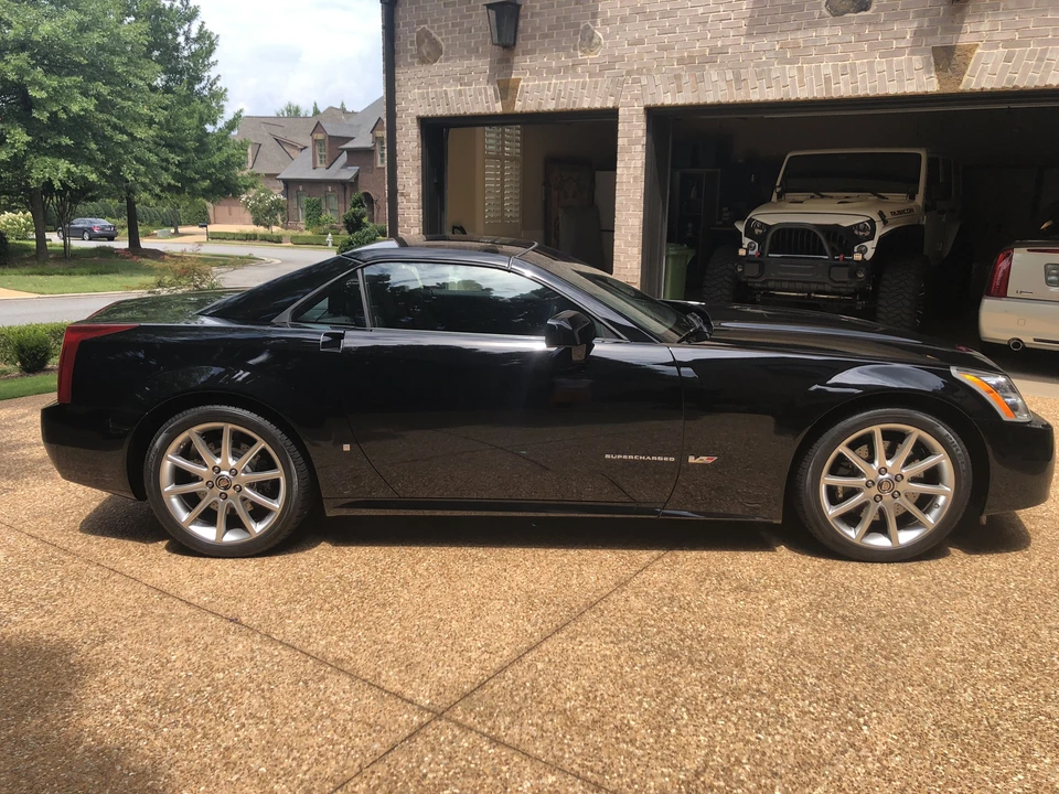 2007 Cadillac XLR-V - Image 15 of 31
