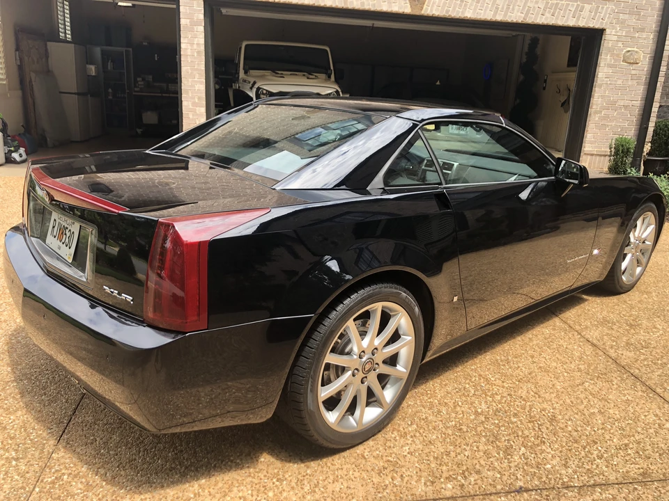 2007 Cadillac XLR-V - Image 12 of 31