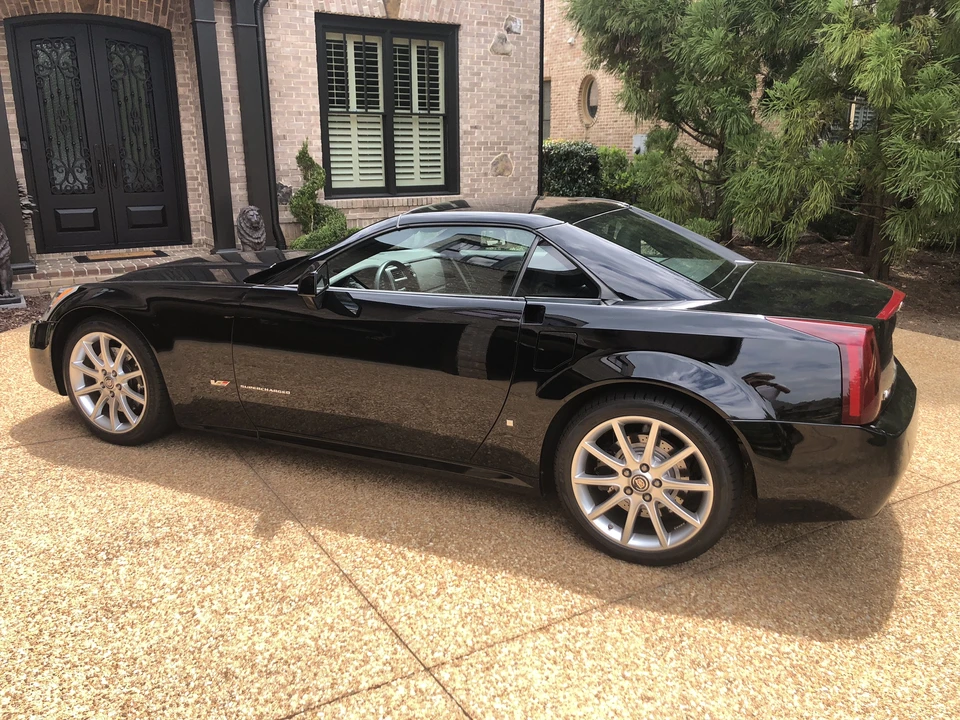 2007 Cadillac XLR-V - Image 11 of 31