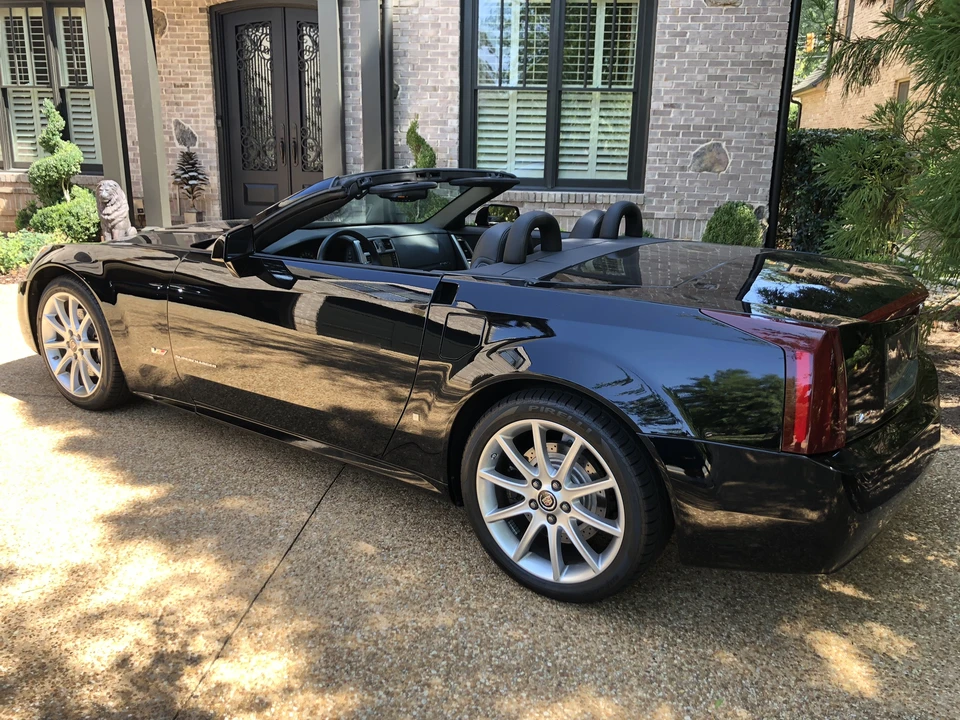 2007 Cadillac XLR-V - Image 10 of 31