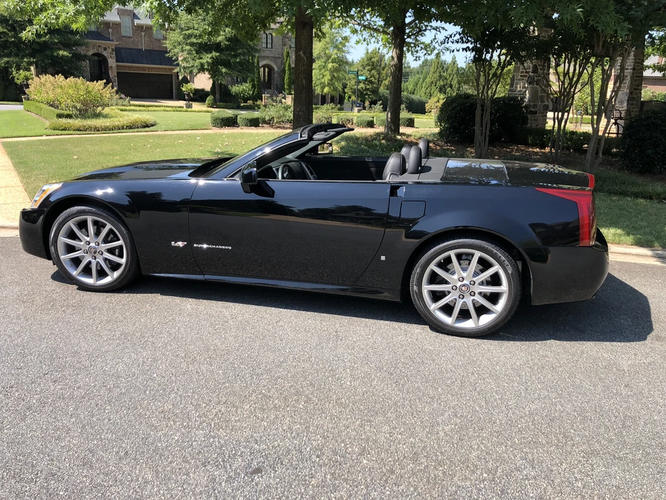 2007 Cadillac XLR-V - Image 6 of 31