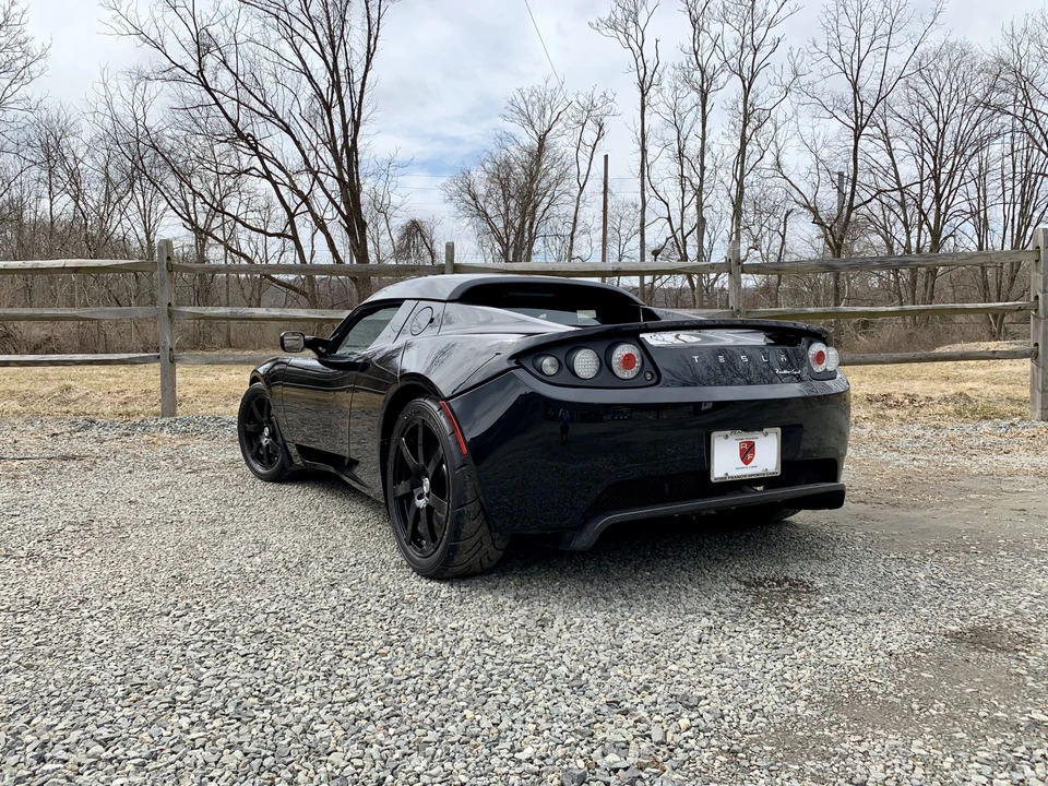 2010 Tesla Roadster - Image 9 of 31