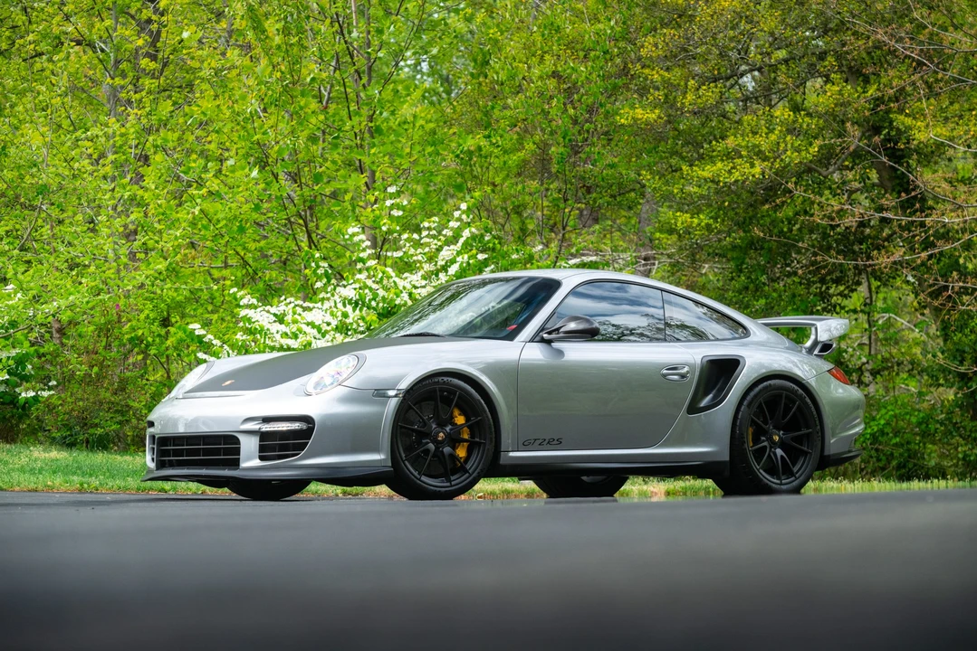 2011 Porsche - Image 2 of 31