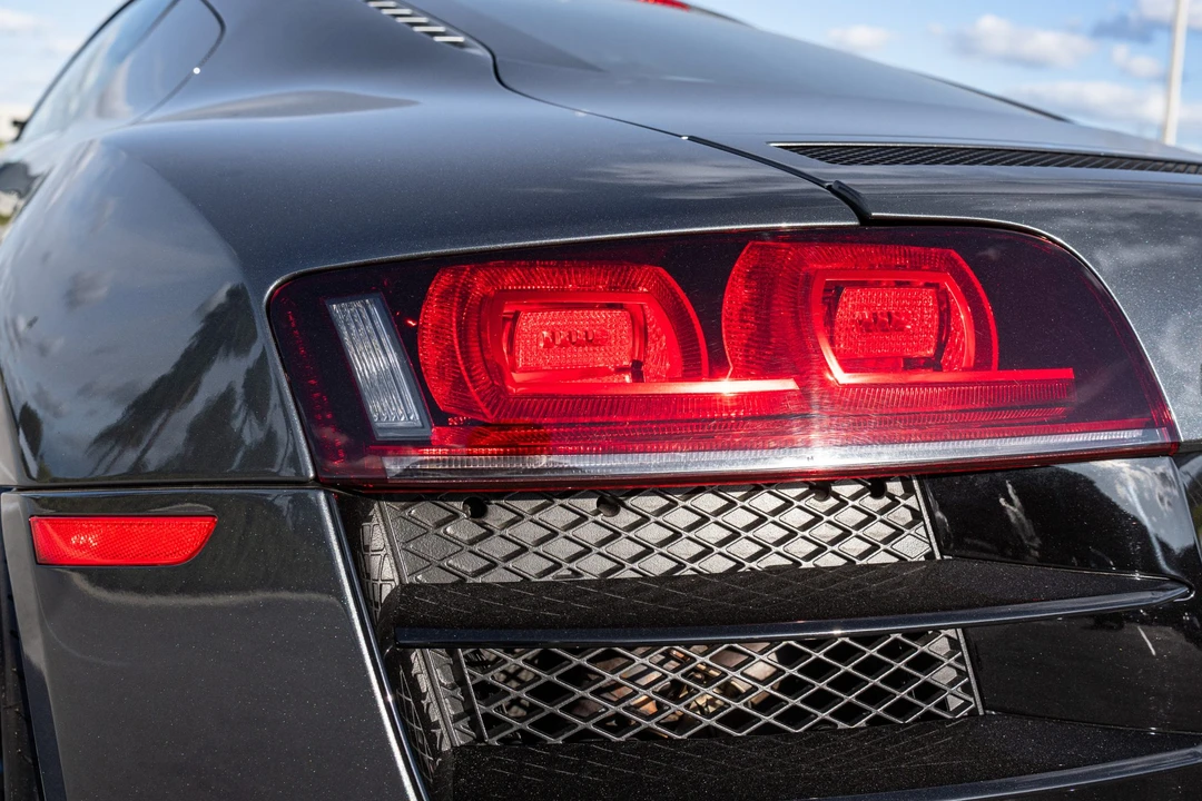2012 Audi 42 R8 - Image 27 of 31
