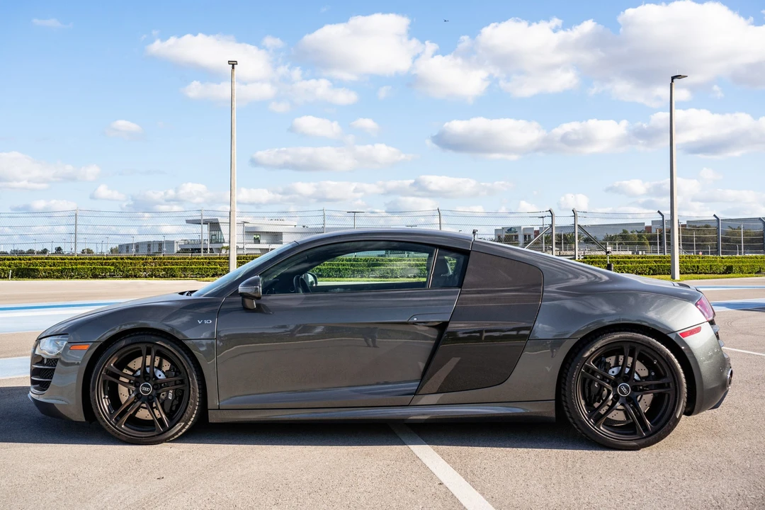 2012 Audi 42 R8 - Image 9 of 31