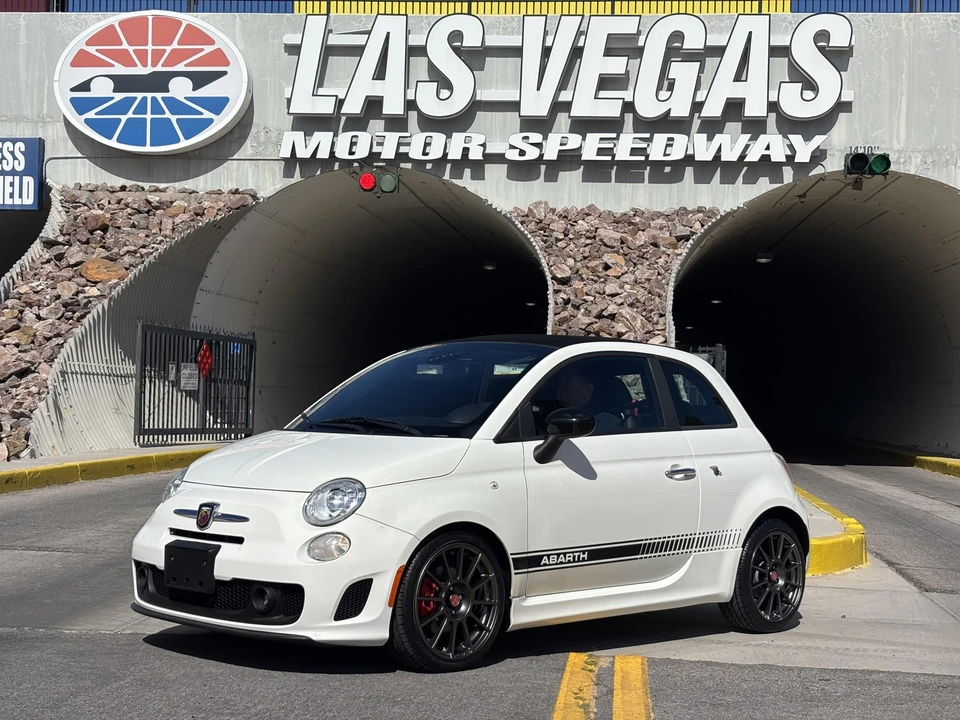 2013 Fiat Abarth 500 - Image 2 of 31