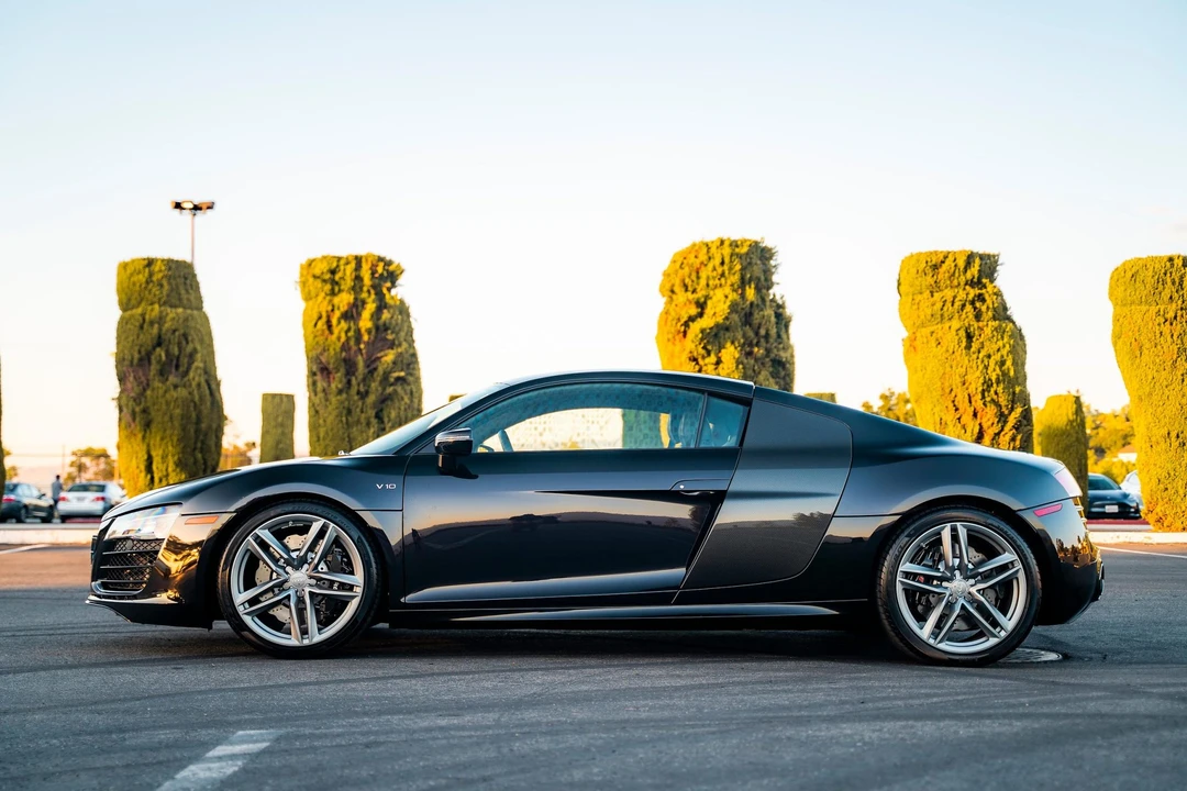 2014 Audi 42 R8 - Image 9 of 31