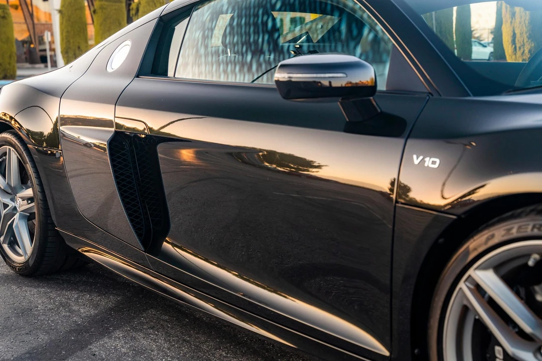 2014 Audi 42 R8 - Image 28 of 31