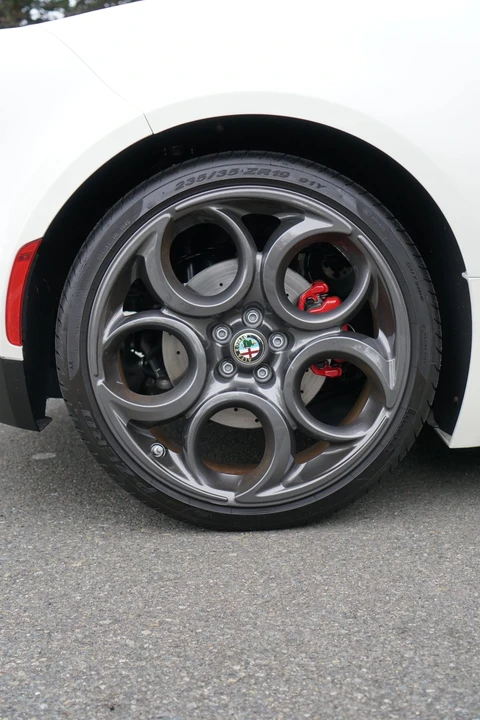 2015 Alfa Romeo 4C Coupe - Image 25 of 31