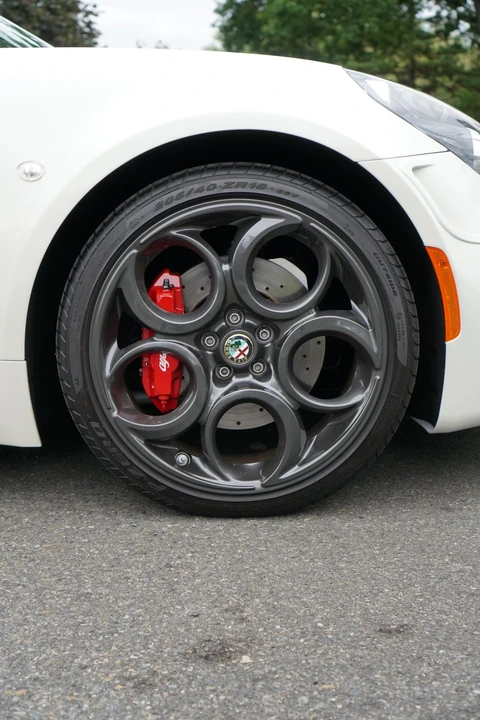 2015 Alfa Romeo 4C Coupe - Image 26 of 31