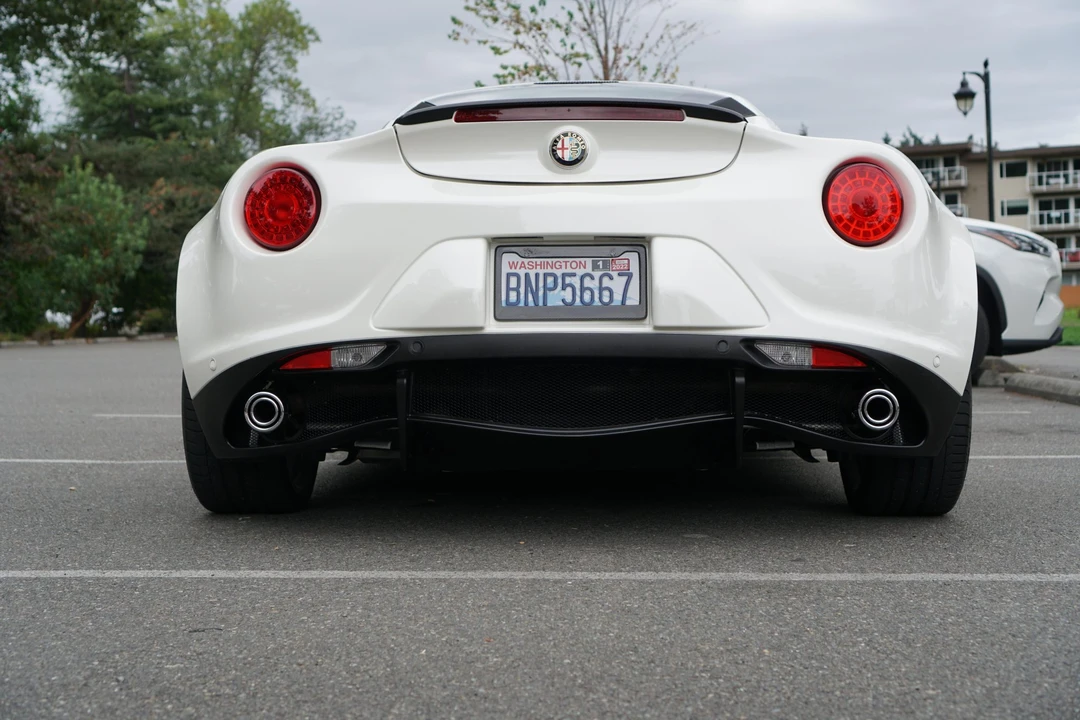 2015 Alfa Romeo 4C Coupe - Image 9 of 31
