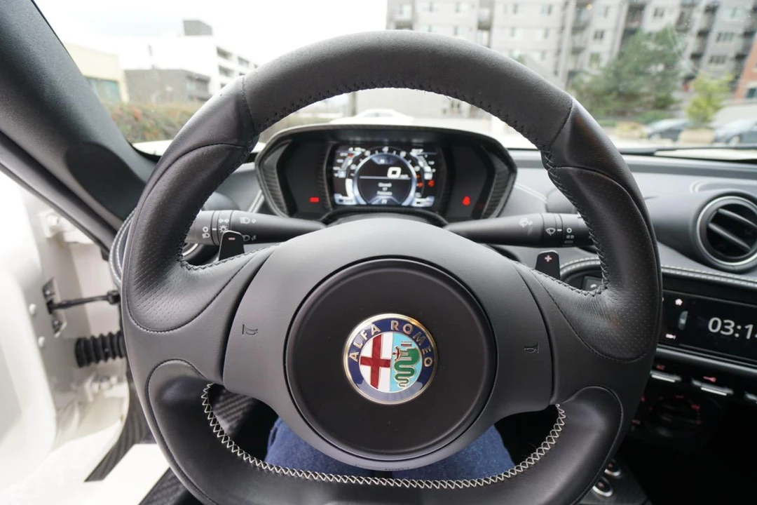 2015 Alfa Romeo 4C Coupe - Image 29 of 31