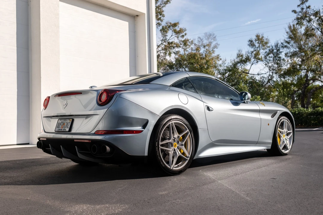 2016 Ferrari California T - Image 6 of 31
