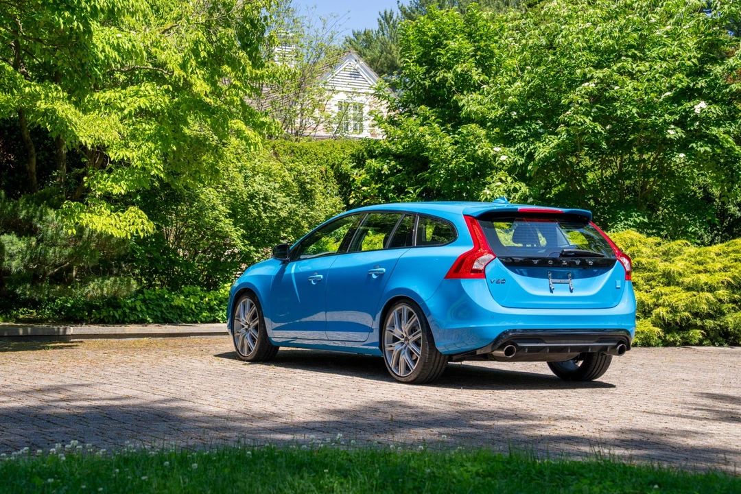 2017 Volvo V60 1st Gen - Image 11 of 31