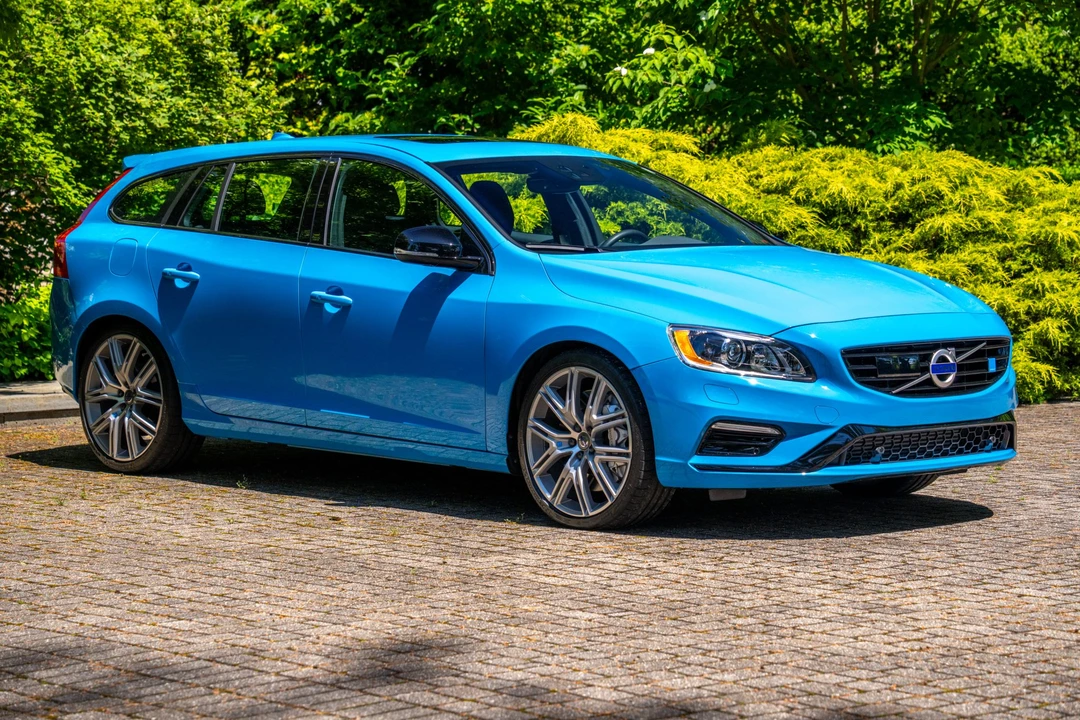 2017 Volvo V60 1st Gen - Image 5 of 31