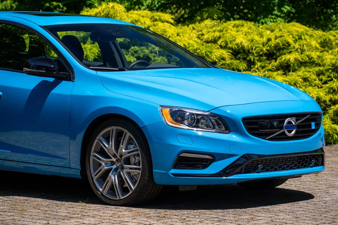 2017 Volvo V60 1st Gen - Image 15 of 31