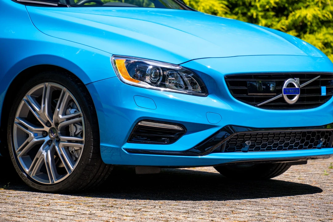 2017 Volvo V60 1st Gen - Image 17 of 31