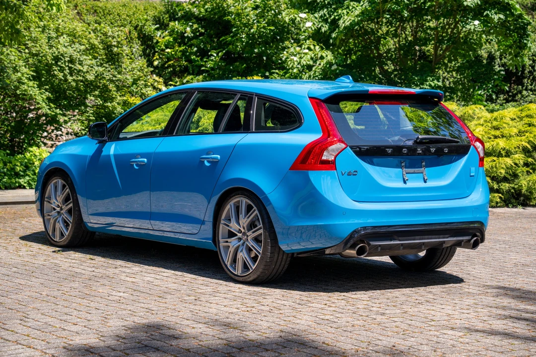 2017 Volvo V60 1st Gen - Image 10 of 31