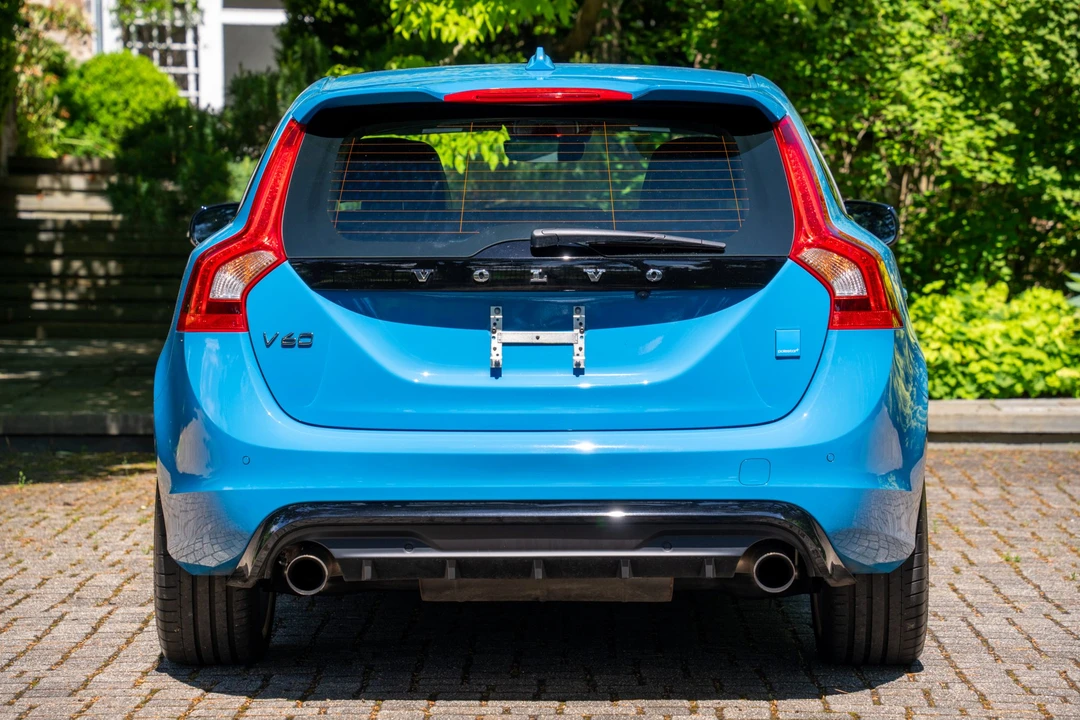 2017 Volvo V60 1st Gen - Image 9 of 31