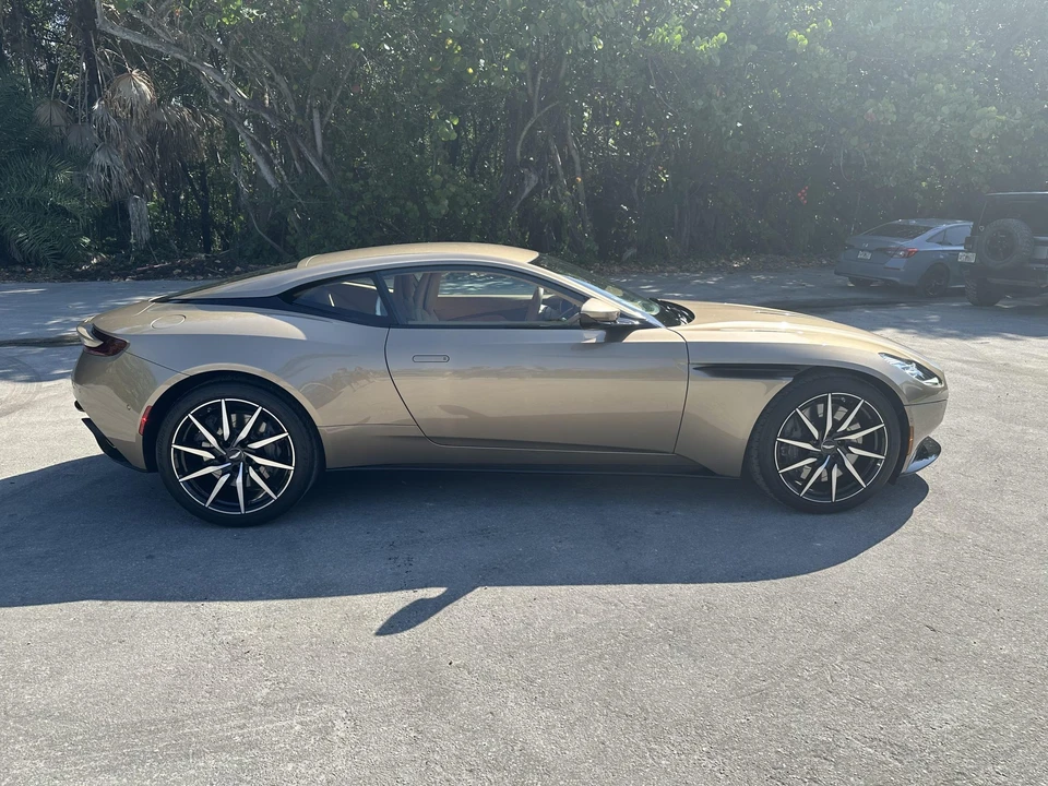 2018 Aston Martin DB11 V12 - Image 15 of 31