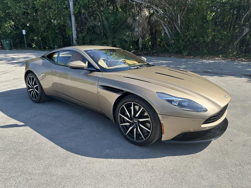 2018 Aston Martin DB11 V12 - Image 17 of 31