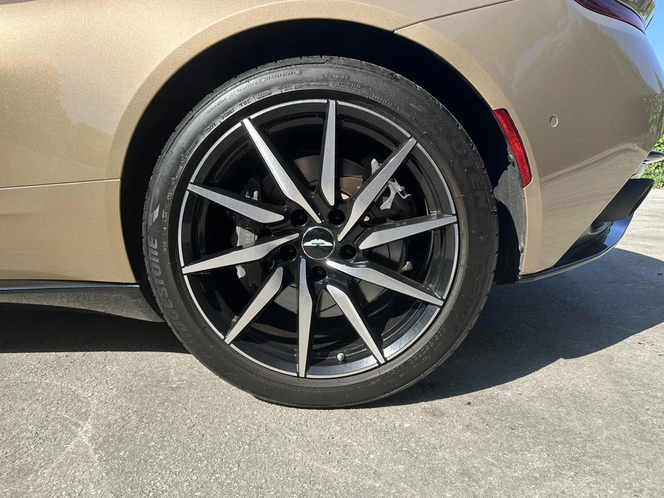 2018 Aston Martin DB11 V12 - Image 26 of 31