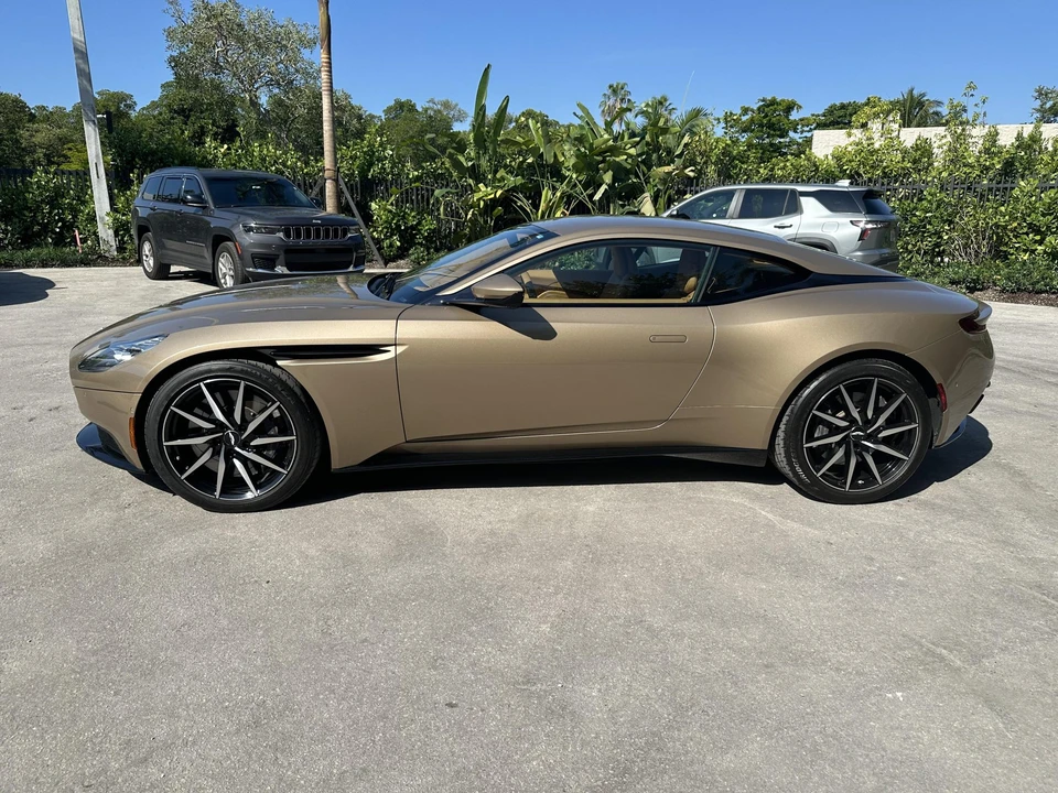 2018 Aston Martin DB11 V12 - Image 5 of 31