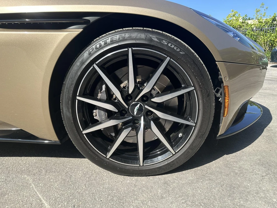 2018 Aston Martin DB11 V12 - Image 27 of 31