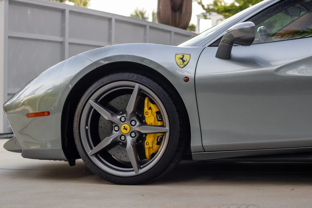 2018 Ferrari 488 GTB - Image 25 of 31